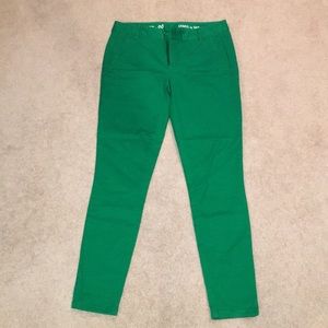 Gap green cropped khakis
